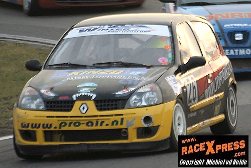 Jaap van Lagen klokte met een 'gewone' Renault Clio supersnelle tijden!